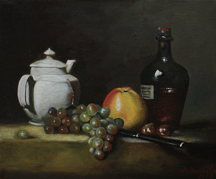 belyj-chajnik-i-vinograd